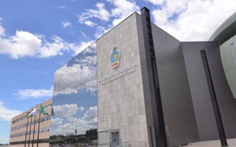 Alego tem 143 servidores comissionados por deputado e gasto de R$ 36,8 milhões por mês