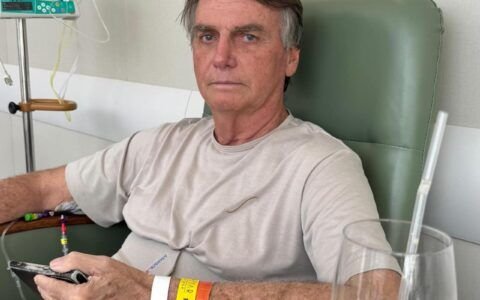 Bolsonaro volta a ter crises de soluço e relata dores durante prisão domiciliar