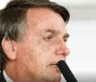 Bolsonaro tem prisão domiciliar decretada por Moraes