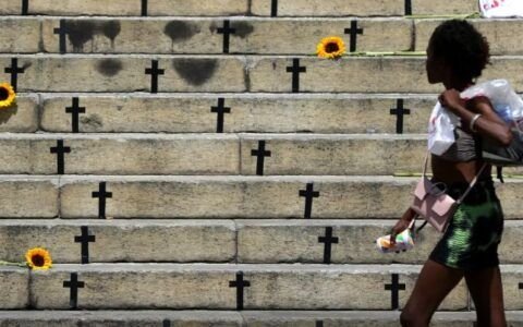 Homicídios de mulheres diminuem no Brasil; feminicídios ficam estáveis