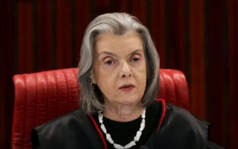 Cármen Lúcia diz que é aconselhada a deixar STF por ataques machistas