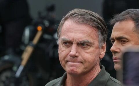 Alexandre de Moraes concede prisão domiciliar a Bolsonaro