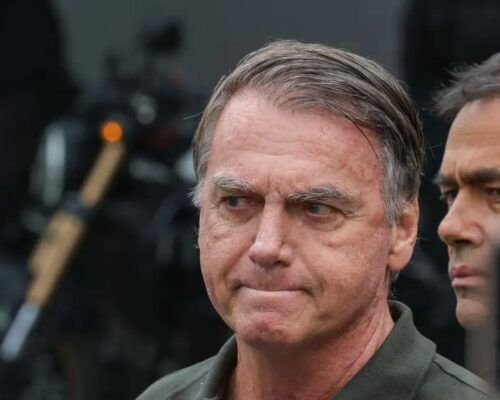 Alexandre de Moraes concede prisão domiciliar a Bolsonaro