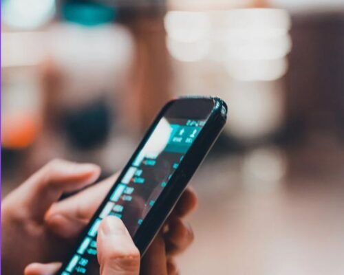 Golpe no Pix usa vírus em celular para desviar dinheiro