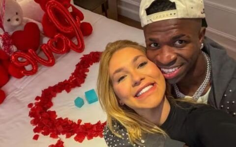 Pesquisa associa obsessão por famosos a desempenho cognitivo mais baixo em adultos