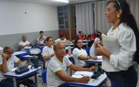 Seduc-GO abre matrículas para Educação de Jovens e Adultos em 2026