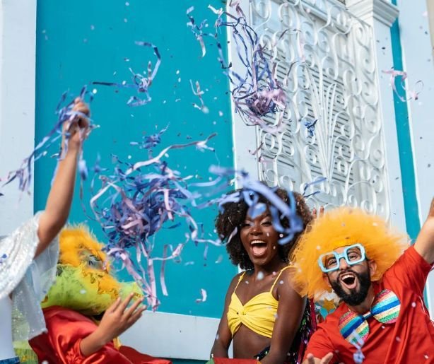 Carnaval 2026 acontece em fevereiro; entenda se haverá feriado