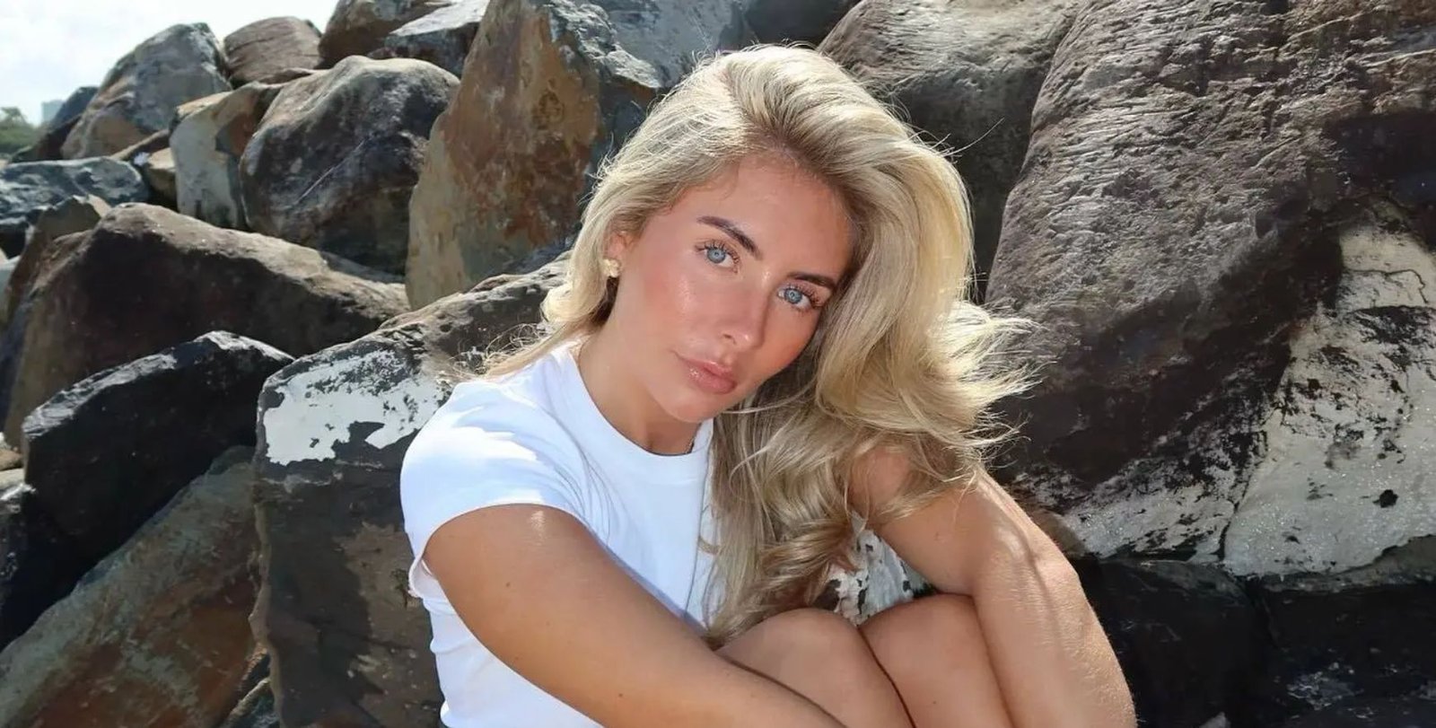 Atriz pornô revela gravidez após desafio com 400 homens