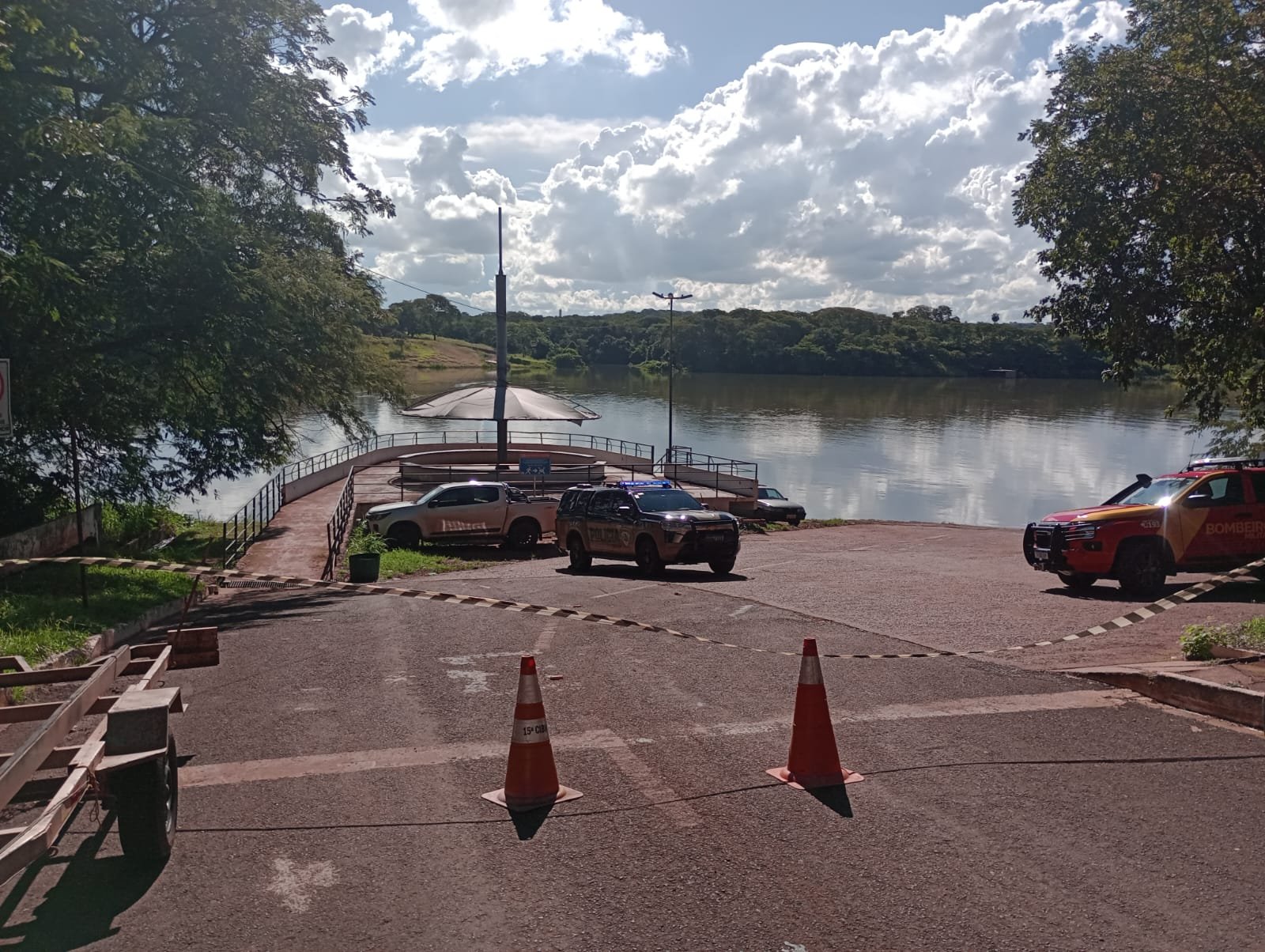 Carro é achado no Rio Paranaíba com duas vítimas dentro