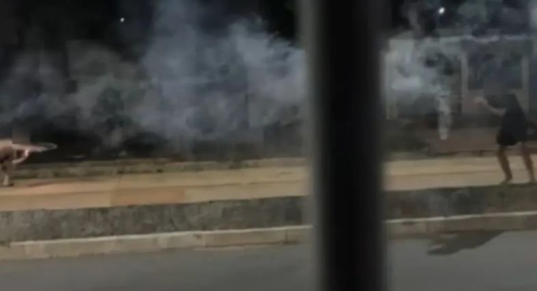 “Guerra” com fogos termina com jovem ferido em Goiânia