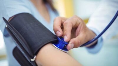Pressão alta aumenta silenciosamente em adultos cada vez mais novos, alerta especialista
