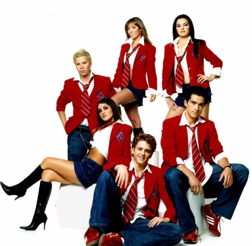 Evento em Goiânia celebra hits do RBD com festa temática