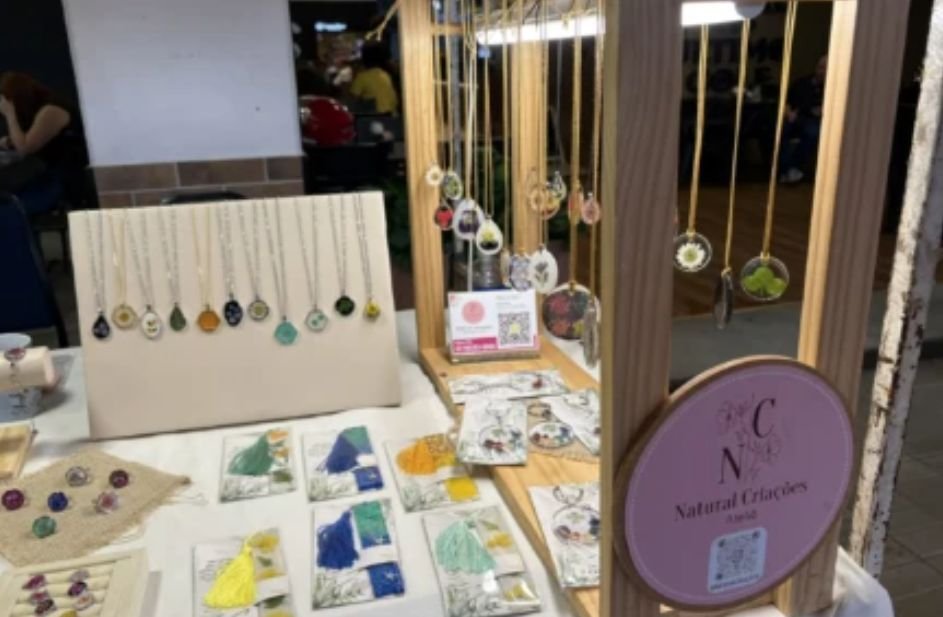 Evento no Centro de Goiânia reúne feira e comidas variadas