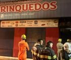 Loja atingida por incêndio volta a pegar fogo em Goiânia