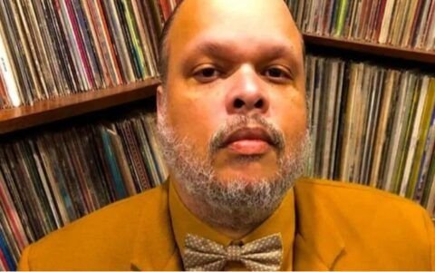 Ed Motta diz ser “negro e gordo” e nega acusações após confusão no Rio