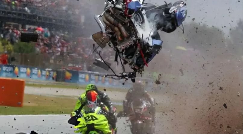 Piloto que criticou Goiânia sofre acidente violento e passa por cirurgia no MotoGP