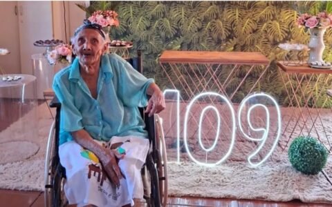 Idosa celebra 109 anos reunindo filhos, netos e tataranetos em Goiás