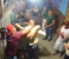 Homem esfaqueia companheira e é espancado por clientes em bar de Aragoiânia; veja vídeo