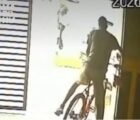 Homem espera quase 1 hora e invade condomínio para furtar bicicleta em Goiânia