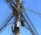 Fios soltos podem gerar multa de até R$ 40 mil em Goiânia