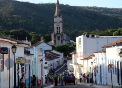 Prefeitura de Buriti Alegre abre concurso com vagas imediatas e salários de até R$ 4,6 mil