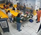 Vídeo mostra momento em que bombeiros realizam desengasgo e salvam servidora em Acreúna