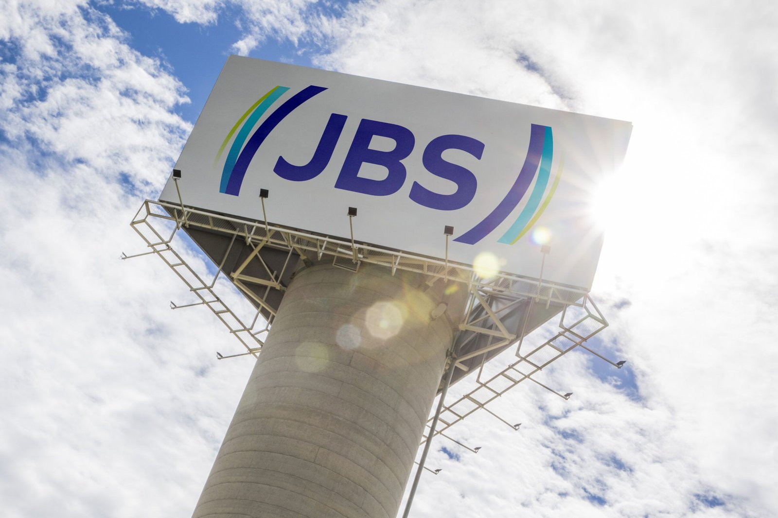 JBS anuncia 220 oportunidades de emprego abertas em Goiás