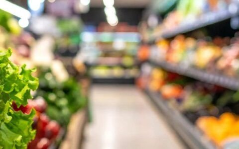 Cesta básica chega a R$ 808 e aperta orçamento em Goiânia