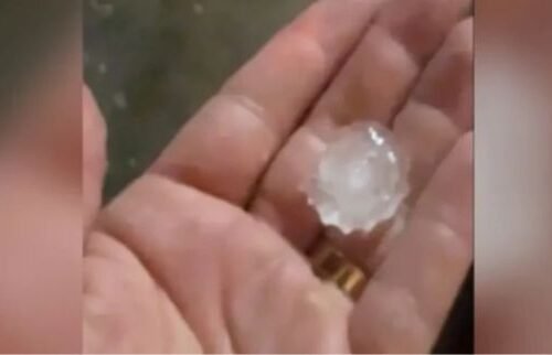 Tempestade com granizo surpreende Goiânia e causa transtornos