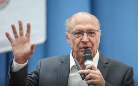 Alckmin reage a Milei após ataques contra Lula e Moraes no Brasil