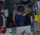 Vídeo registra ameaça com machadinha durante roubo a comércio em Rio Verde
