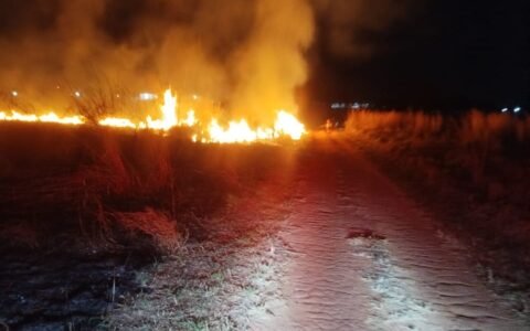 Incêndio ameaça estação elétrica e ETA durante duas horas em Caldas Novas