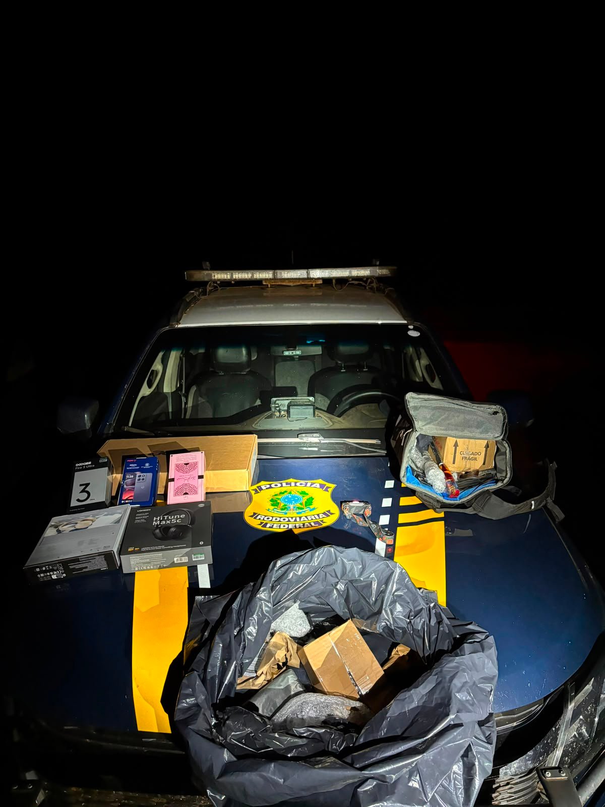 Caminhão dos Correios é alvo de furto e dois acabam presos em Goiás