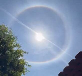 Halo solar cria círculo colorido e chama atenção em Goiás