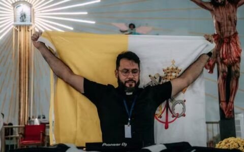 Padre DJ vira atração antes de vigília em romaria de Goiás