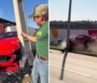Mustang perde o controle e derruba poste em Goiânia
