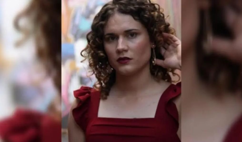 Ex-aluna trans será indenizada após nome civil ser usado em formatura na UFG