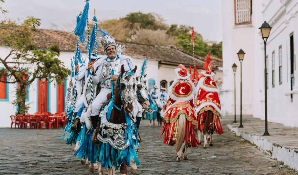 Cidade de Goiás revive tradição das Cavalhadas neste fim de semana