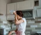 Após 32 anos cuidando da casa, mulher receberá pensão do ex