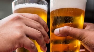 Frentista é demitido por beber cerveja no almoço, mas Justiça reverte