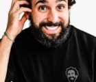 Murilo Couto testa piadas inéditas em shows por Goiás