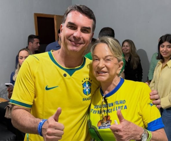 Magda reforça apoio a Flávio em ato de campanha em Goiânia