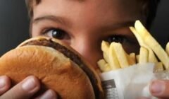 OMS lança guia contra obesidade infantil e adolescente